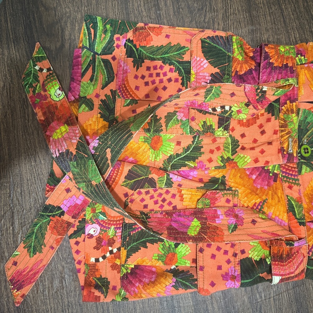 Farm Rio Women's High Rise Paperbag Shorts in Orange Blooming Garden Size: XS - Picture 8 of 13